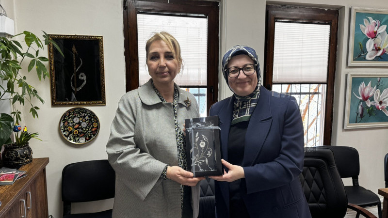 AK Parti Balıkesir Milletvekili Belgin Uygur, Olgunlaşma Enstitüsü’nde Kadınlarla Bir Araya Geldi