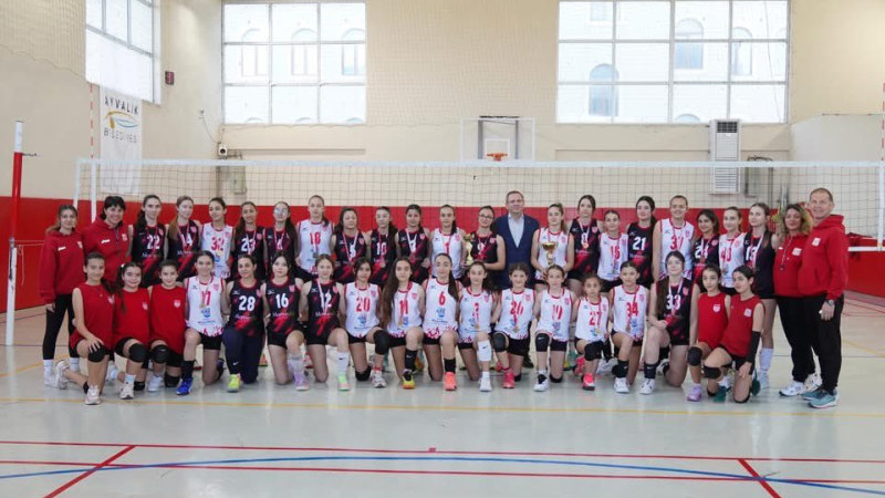 Ayvalık Belediye Başkanı Mesut Ergin’den Sporculara Tebrik