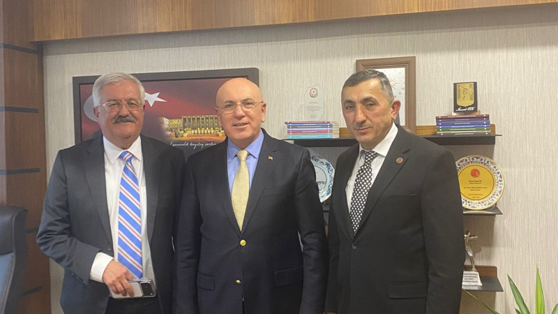 AK Parti Balıkesir Milletvekili İsmail OK, TBMM’de Misafirlerini Ağırladı