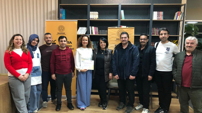 Kelimelerin Gücü Sahneye Taşındı: Balıkesir’de Edebiyat Akademisi Buluşması