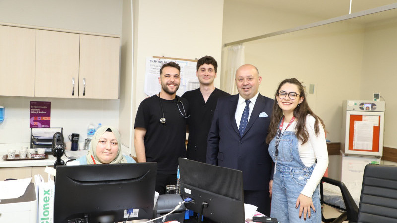 İbrahim Palaz’dan Bayramda Sağlık Çalışanlarına Ziyaret